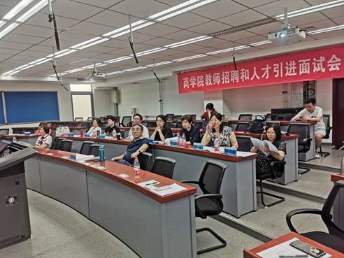 必赢71886网址登录2019年教师招聘和人才引进第四场面试会成功举行