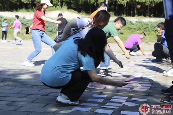 说明: G:\8.30法大新生入学录音\新闻照片+31与1\一.jpg